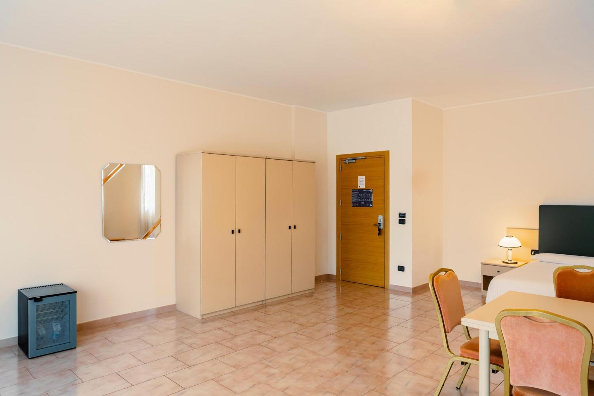 B&B Hotel Bari Rondo Exterior photo