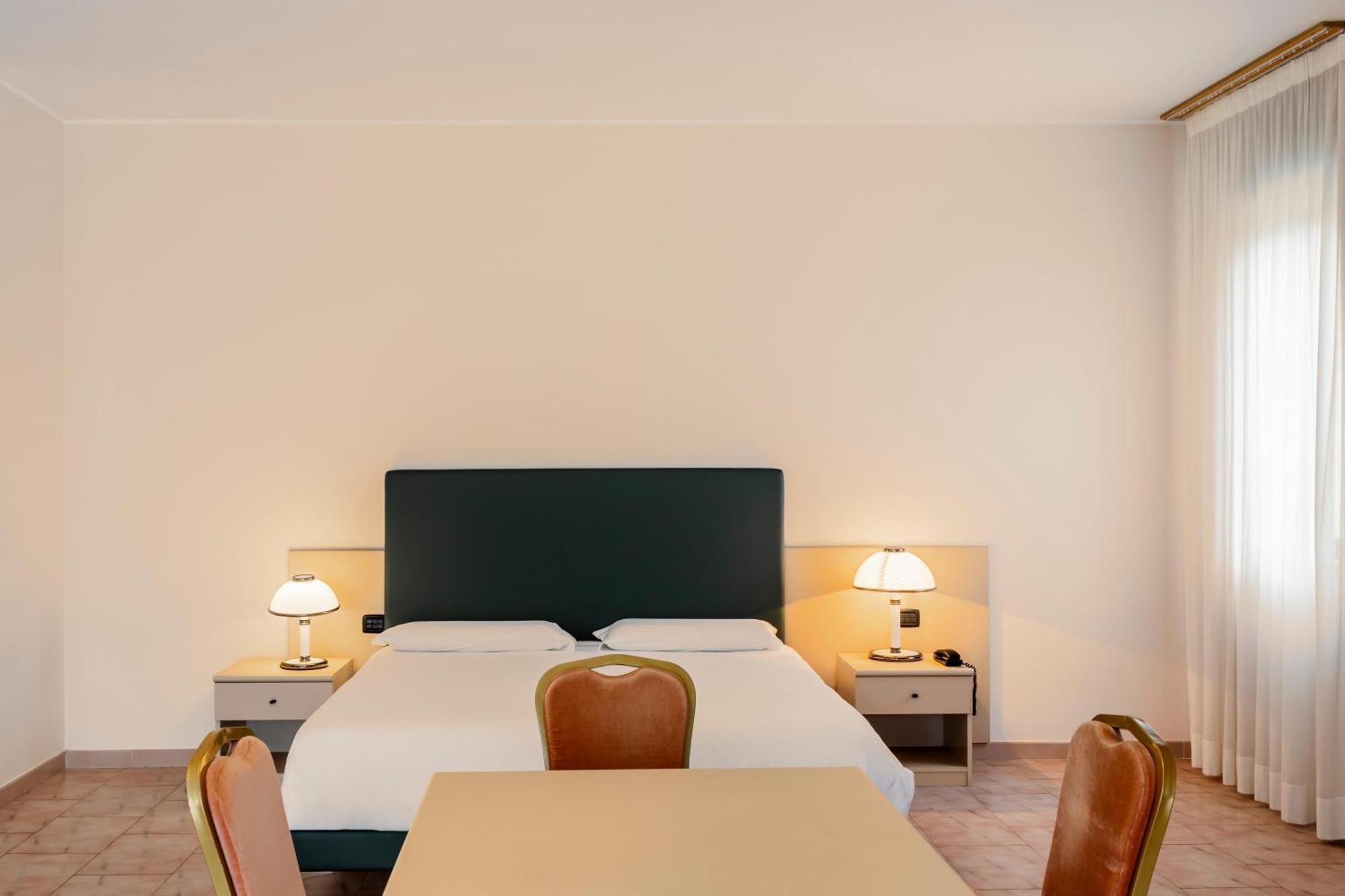 B&B Hotel Bari Rondo Exterior photo