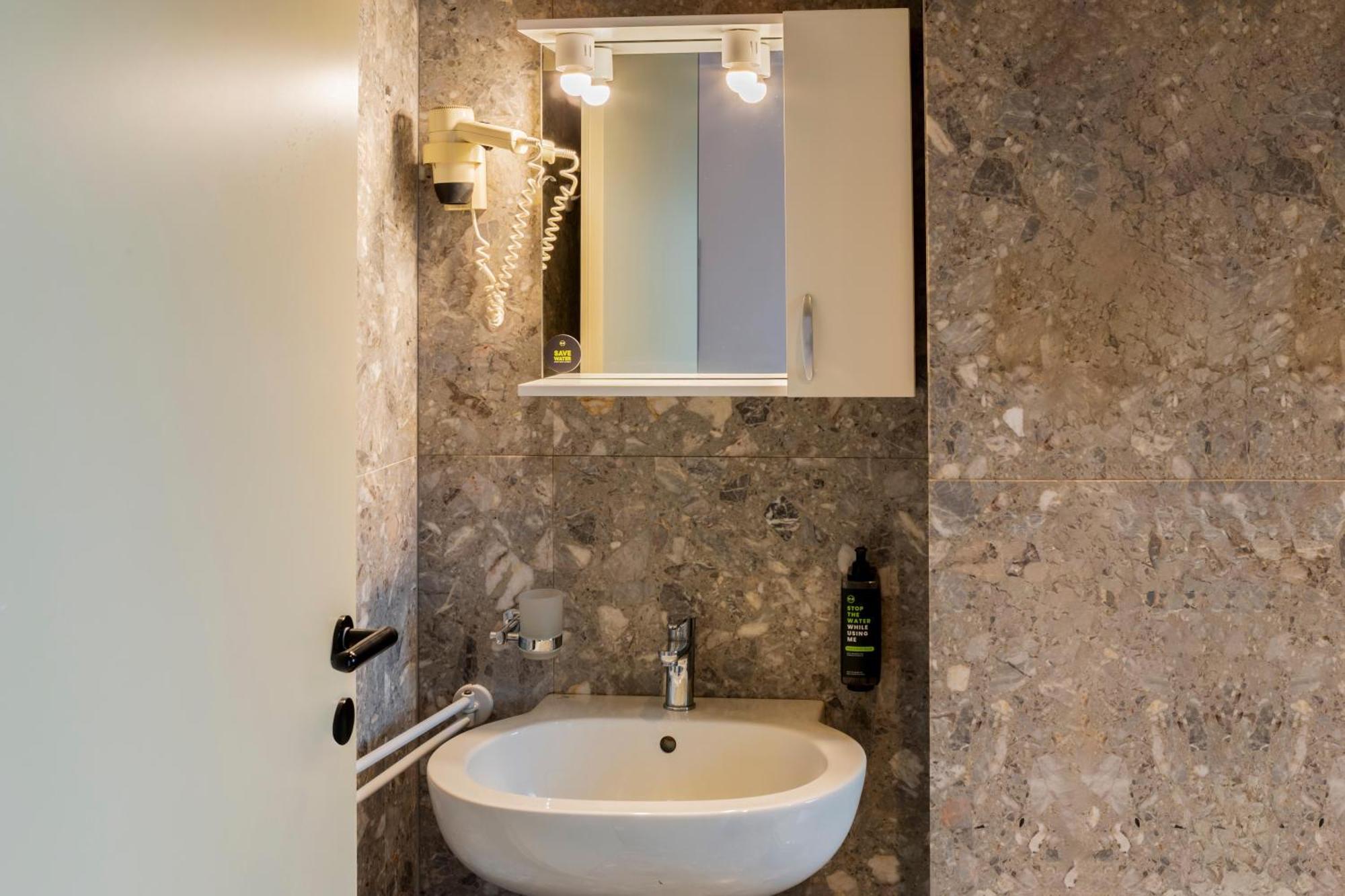B&B Hotel Bari Rondo Exterior photo
